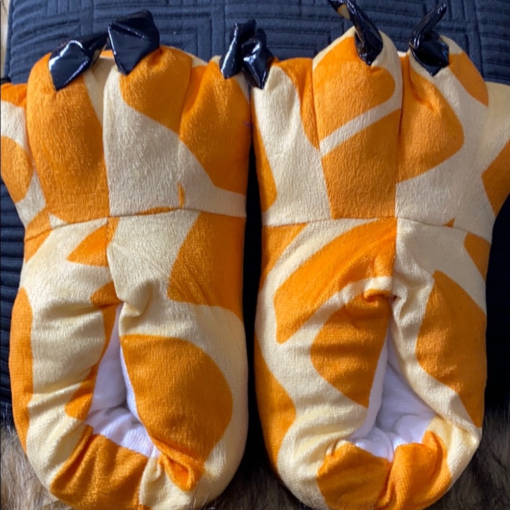 BEDROOM SLIPPERS